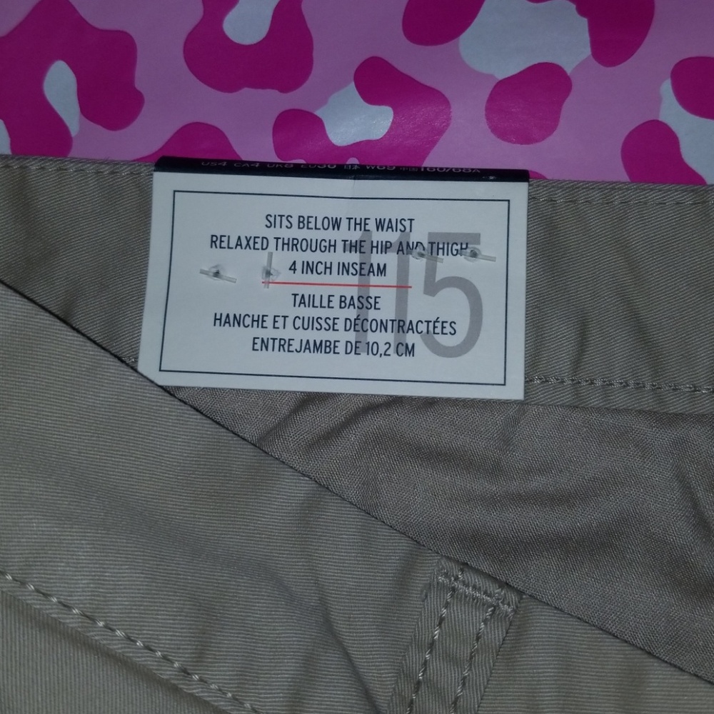 NWT GAP Girlfriend 4inch Short Women's Size 4 - Picture 3 of 4